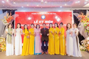 Lễ kỷ niệm ngày nhà giáo và vinh danh bàn tay vàng ngành làm đẹp